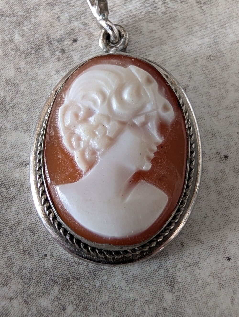 Vintage 925 Silver Classic Petite White and Brown Cameo Pendant